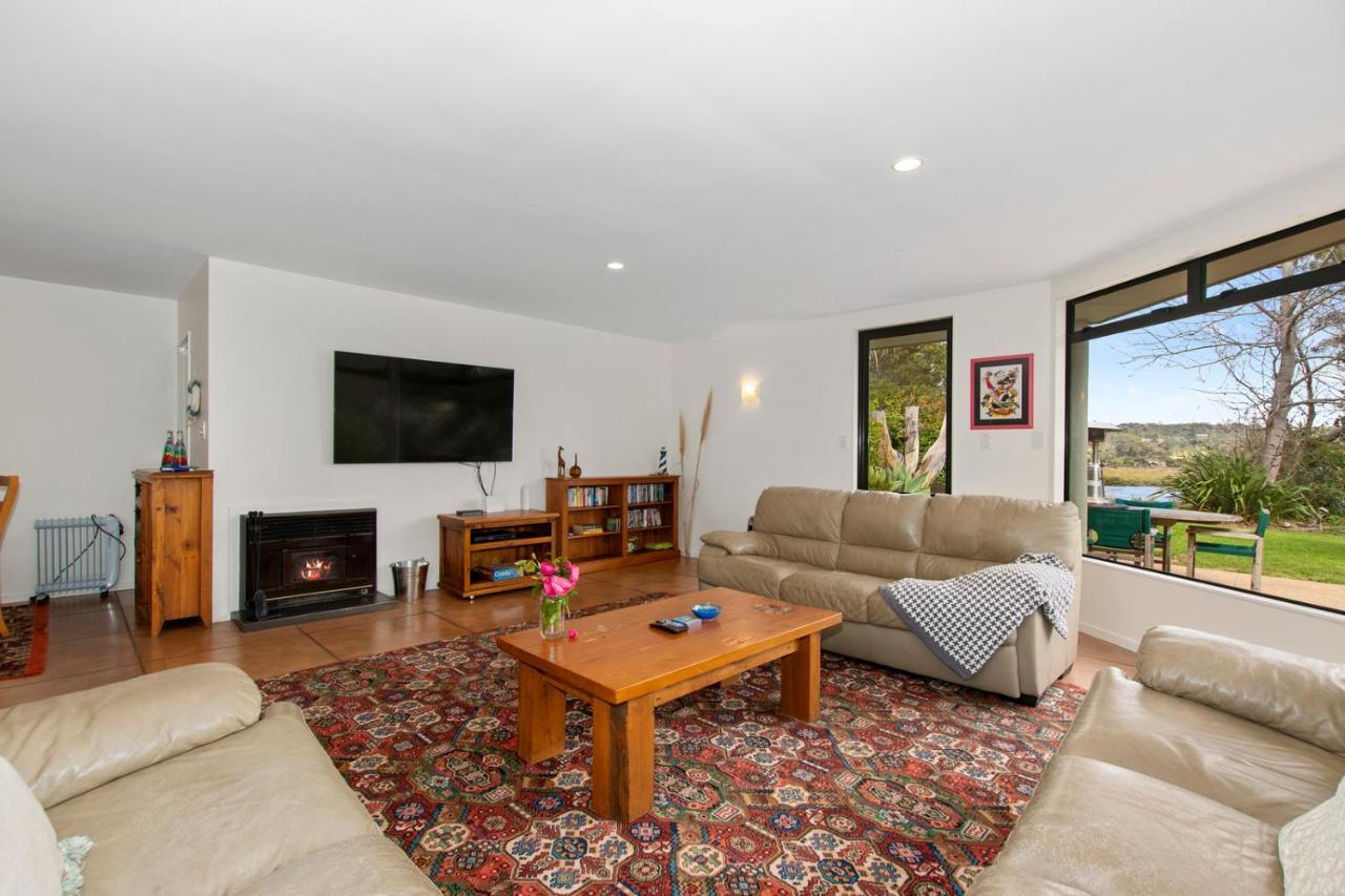 Green Oasis - Mangawhai Heads Holiday Home ภายนอก รูปภาพ